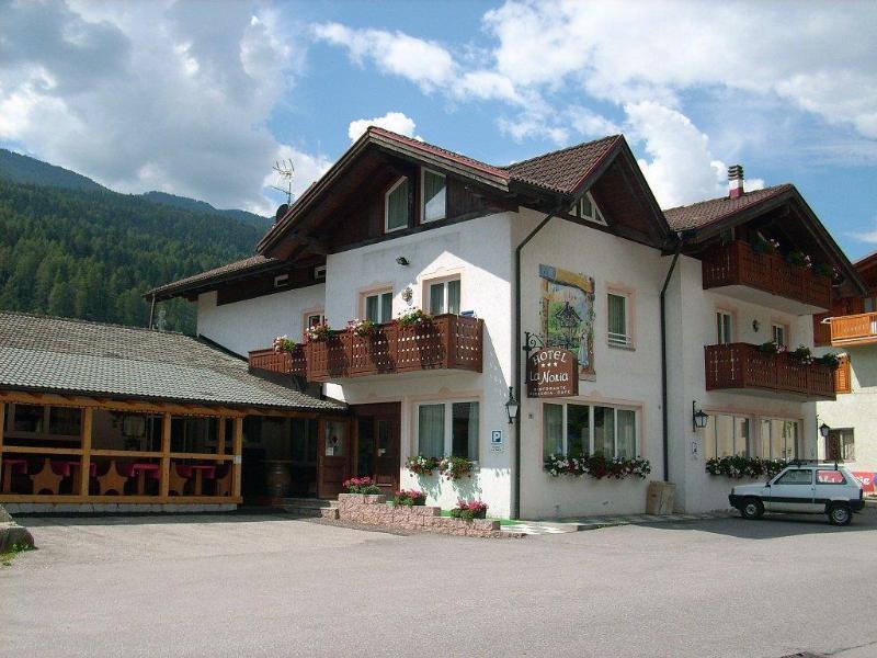 Hotel La Noria Commezzadura Ngoại thất bức ảnh